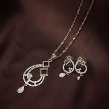I Jewels Rose Gold Plated American Diamond CZ Zircon Chain Pendant Necklace Set