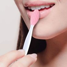 Rhe Cosmetics Lip Exfoliating Brush - Baby Pink