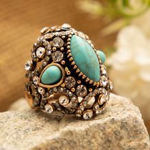 SOHI Gold Plated Designer Stone Ring