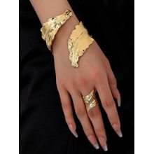 ISHKAARA Women Gold Statement Alloy Cuff
