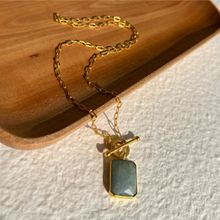 Amaltaas Aquamarine Pendant Link Necklace