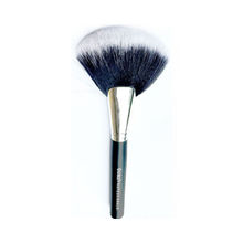 Gorgio Professional Powder Makeup Brush 18 - GMB0076 (Colour/ Shape May Vary)