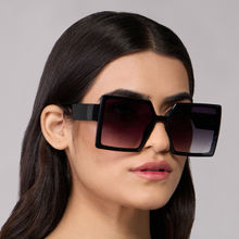 Twenty Dresses by Nykaa Fashion Black Solid Gradient Lens Square Shaped Oversized Sunglasses