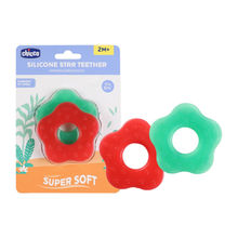 Chicco Teether Supersoft Star 2 Months Red + Green - Pack of 2