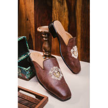 NR BY NIDHI RATHI Men Hand-Embroidered Mule Loafers Tan