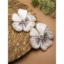 Moedbuille Off White Contemporary Earrings
