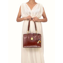 Hidesign Flourish 01 Medium Casual Brown Womens Office Handbag (M)