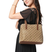 Lavie Womens Beige Mono Ll Nicole 2C Handbag (M)