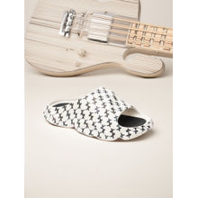 Xtep Unisex Basic Casual Printed Sliders White & Black