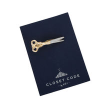 Closet Code Scissor Tie Bar