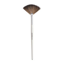 Uroparis 132 Fan Brush