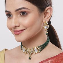 Karatcart Green Multistrand Embellished Kundan Necklace Set