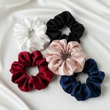 Mueras Satin Silk Scrunchies (Pack Of 5)