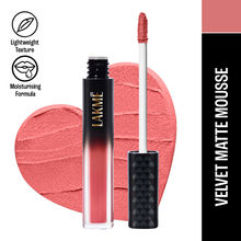 Lakme Xtraordin-Airy Velvet Matte Lip Mousse