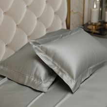 Stoa Paris Grey Satin Pillow Covers (Set Of 2)