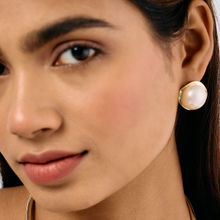 Pipa Bella by Nykaa Fashion White And Gold Classic Pearl Stud Earrings