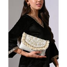Lavie Signature White Womens Irvine Emb Envelop Clutch (M)