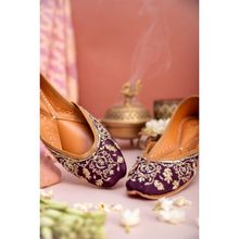 House of Vian Anaya Embroidered Juttis