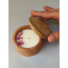 Akira Furnishings Nature’S Glow: Handmade Aromatic Candle In Wooden Container