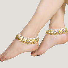 Karatcart Gold Plated Pearl and Kundan Studded Anklet