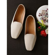 CLOG LONDON Off White Comfortable Pumps