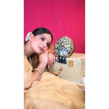 Puneet Gupta Ek Noor Clutch