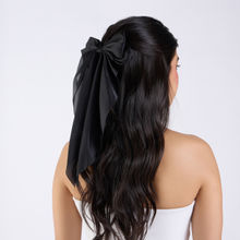 Pipa Bella by Nykaa Fashion Black Solid Oversized Bow Hair Clip
