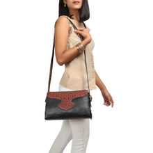Hidesign Sally Scull 02 Black Leather Women's Sling Bag