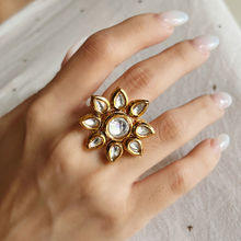 Azai by Nykaa Fashion Embellished Gold Flower Ring with Kundan Stone