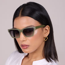 Pipa Bella by Nykaa Fashion Grey Solid Wayfarer Classic Shape Sunglasses