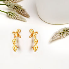 Amaltaas Pretty Petal Ear Cuff