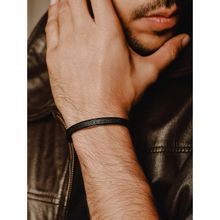 Aatmana Men Stainless Steel Textured Kada Bracelet