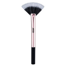 Nykaa BlendPro Highlighting Fan Makeup Brush