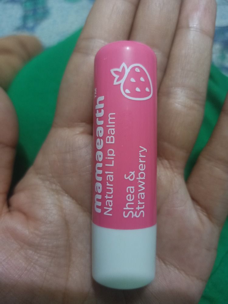 mamaearth lip balm strawberry