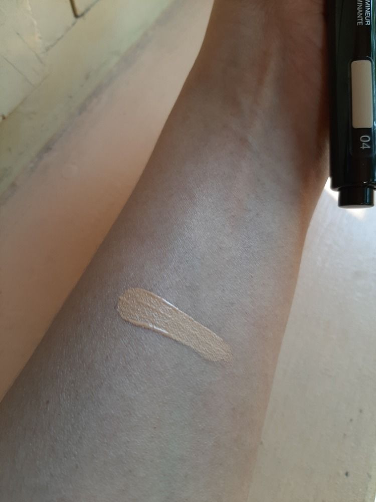 highlighting effect fluid concealer
