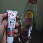 Dabur Gulabari Premium Rose Water Buy Dabur Gulabari Premium Rose Water Online At Best Price In India Nykaa