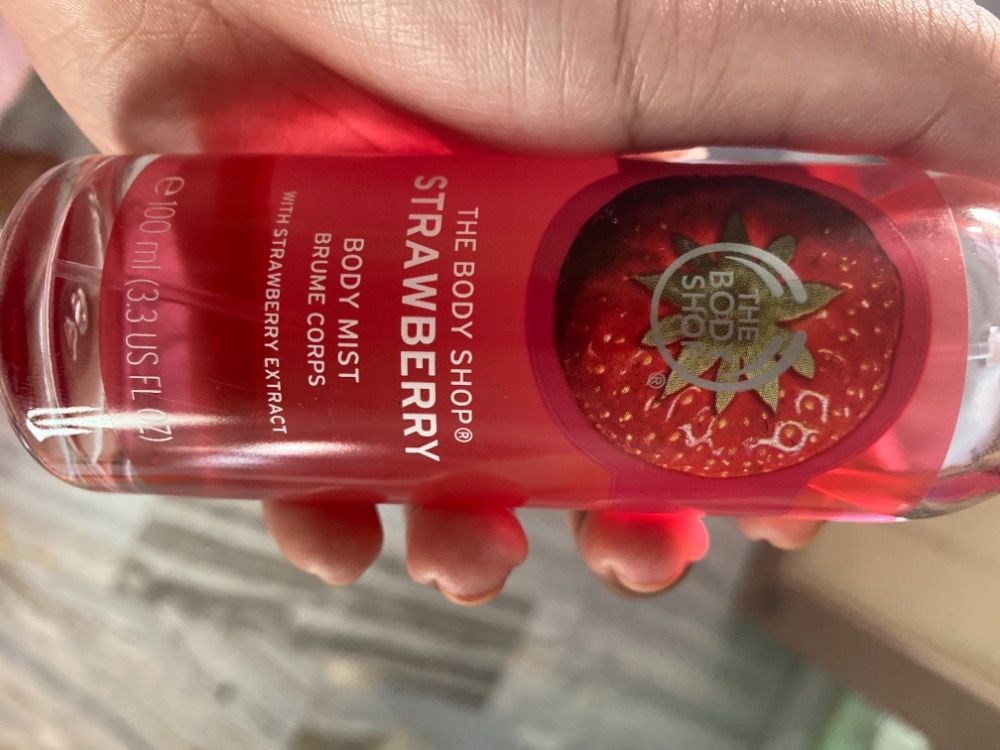 Body shop strawberry online mist review