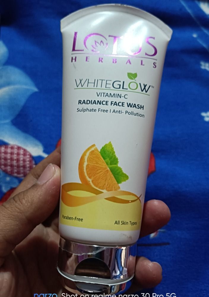 Lotus Herbals Whiteglow Vitamin C Radiance Face Wash Buy Lotus Herbals