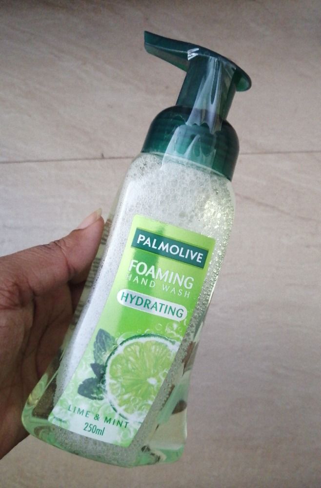 Palmolive Hydrating Foaming Lime & Mint Hand Wash, Removes 99.9 Germs