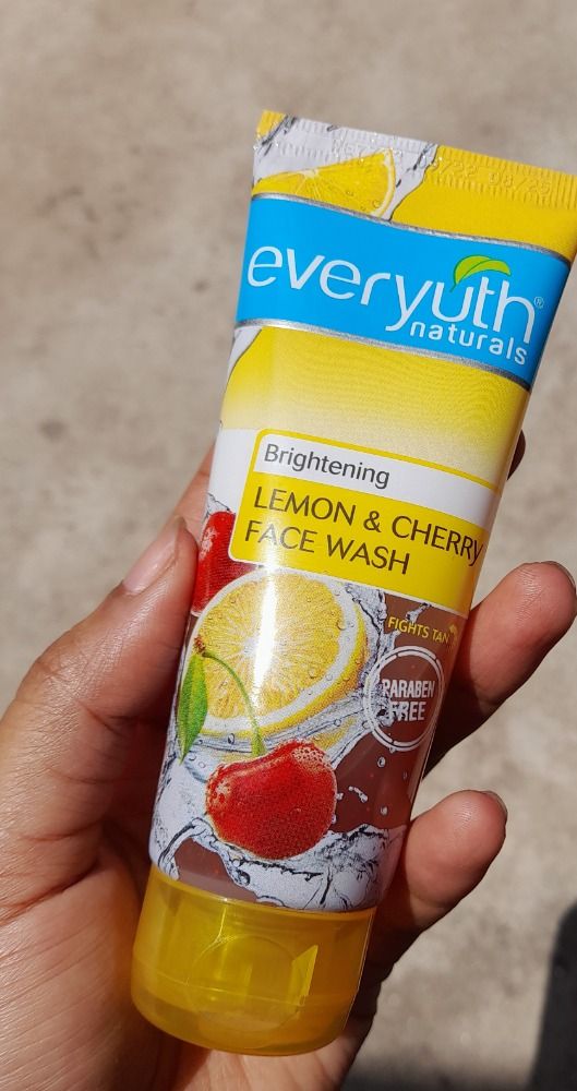 Everyuth Naturals Brightening Lemon & Cherry Face Wash Reviews Online