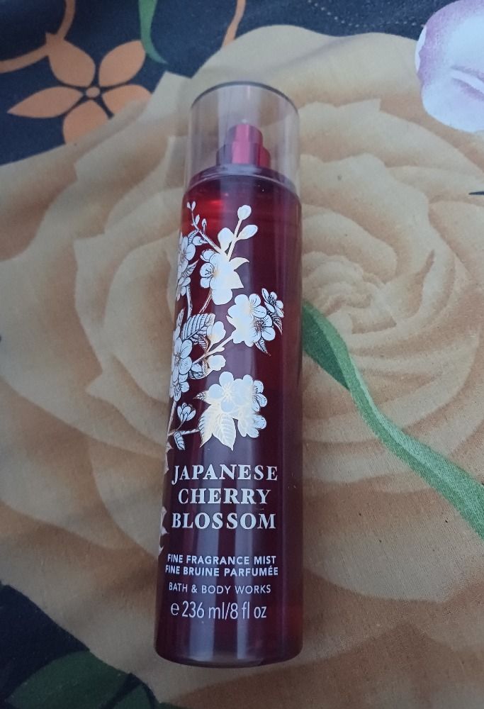 Bath & Body Works Japanese Cherry Blossom Fine Fragrance Mist Reviews
