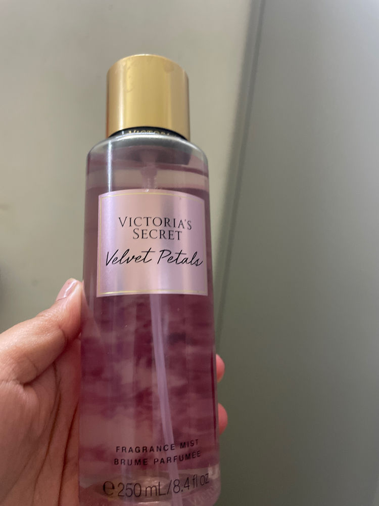 Victoria s Secret Velvet Petals Fragrance Mist Reviews Online Nykaa