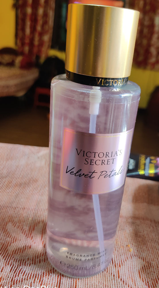 Victoria s Secret Velvet Petals Fragrance Mist Reviews Online Nykaa