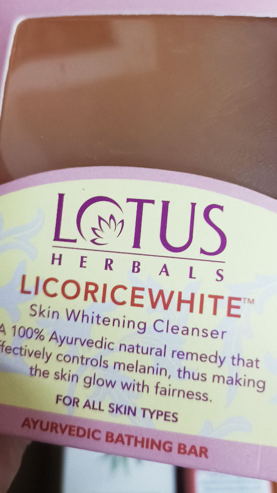 Lotus Herbals Licoricewhite Skin Whitening Cleanser Reviews Online