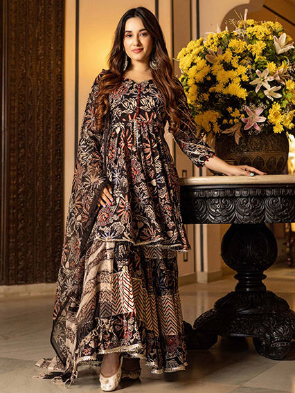 Aggregate 159+ ethnic gown with dupatta latest
